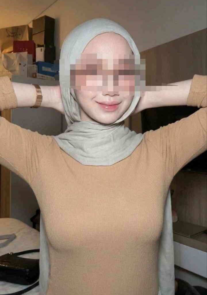 KL Escort Girl Malay girl in hijab and tan top, KL Petaling Jaya Malaysia Escort Sex in Kuala Lumpur